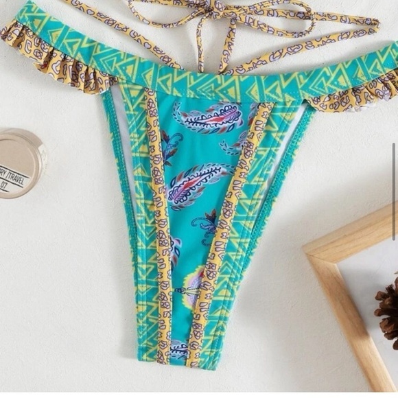 Luxe Bikini Santorini Swimsuit Set Small top Large bottom - Picture 3 of 7